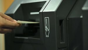 5 tipos comunes de Qioscos de autoservicio 3 Quiosco de deposito min