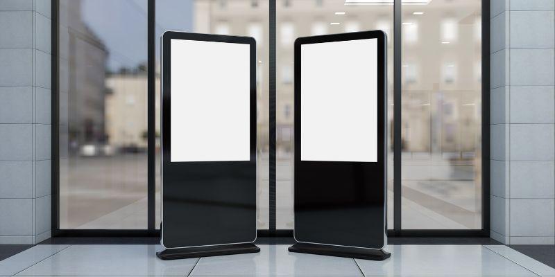 interactive-kiosks-in-a-contemporary-museum