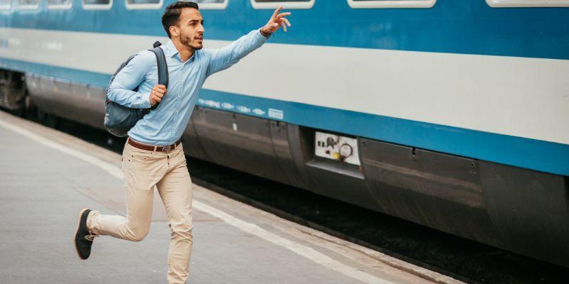 passenger-running-after-a-train-impacting-rail-passenger-experience-at-train-station