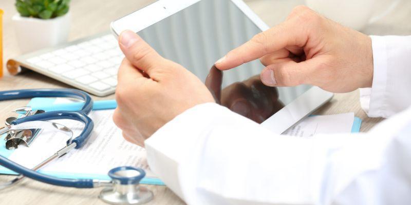 patient-check-in-on-tablets